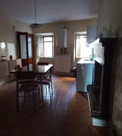 Casa Con 2 In Borgo Medievale