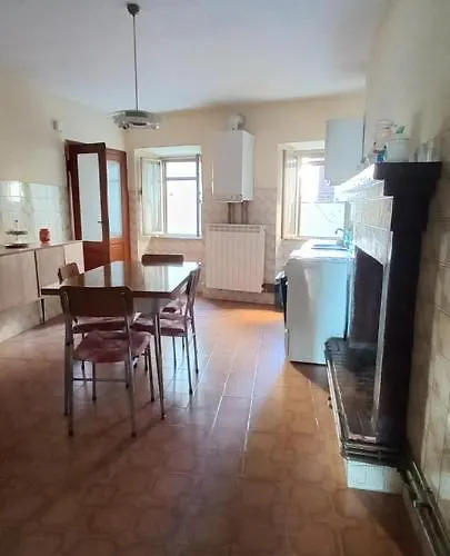 Casa Con 2 In Borgo Medievale